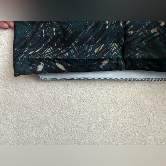 Donna Karan New York Dark Green Abstract Scuba Knit Leather Trim Sheath Dress 4 - Picture 13 of 13